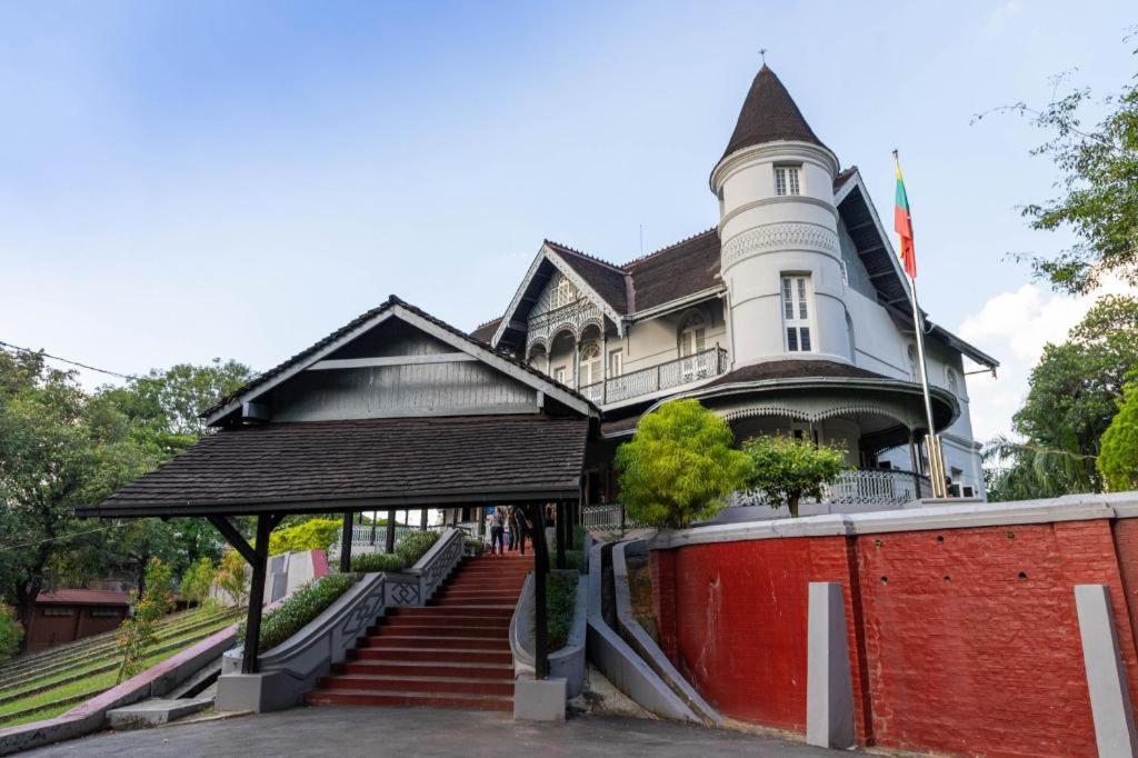 Hotel Kan Yeik Thar Yangon Exterior photo